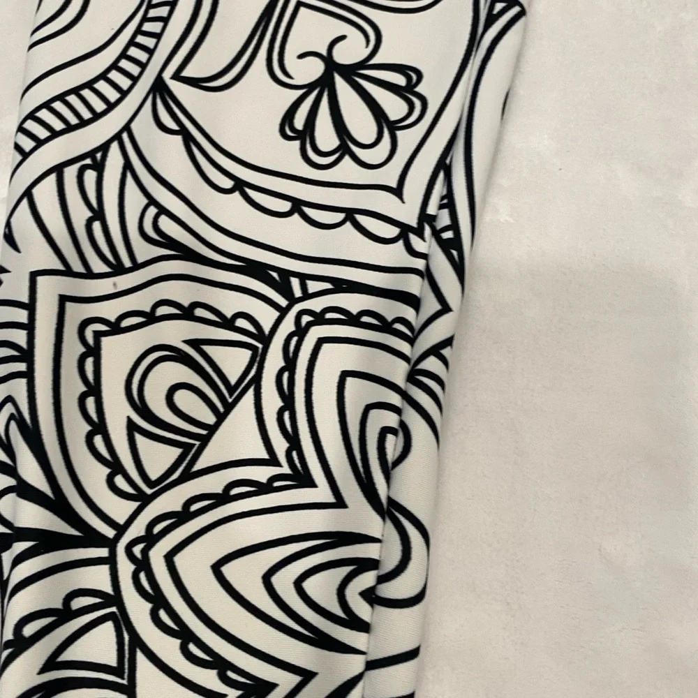 Leggings black & white size small - Picture 5 of 5